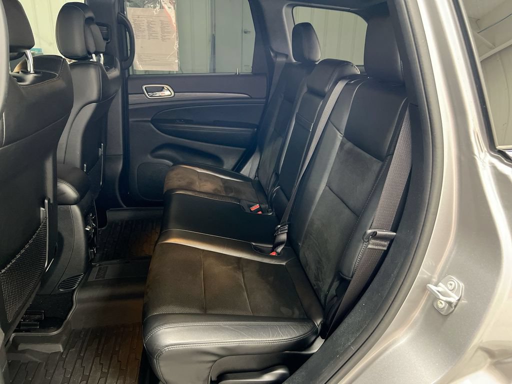 Used 2020 Jeep Grand Cherokee Altitude AWD/4WD image 23