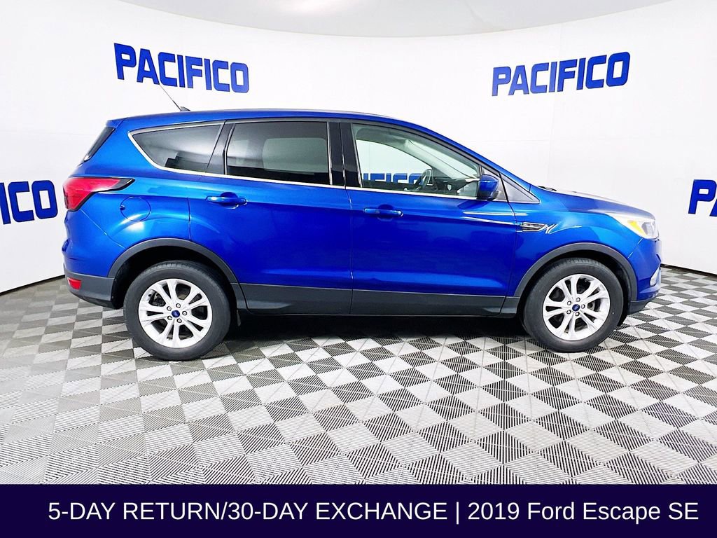Used 2019 Ford Escape SE image 9