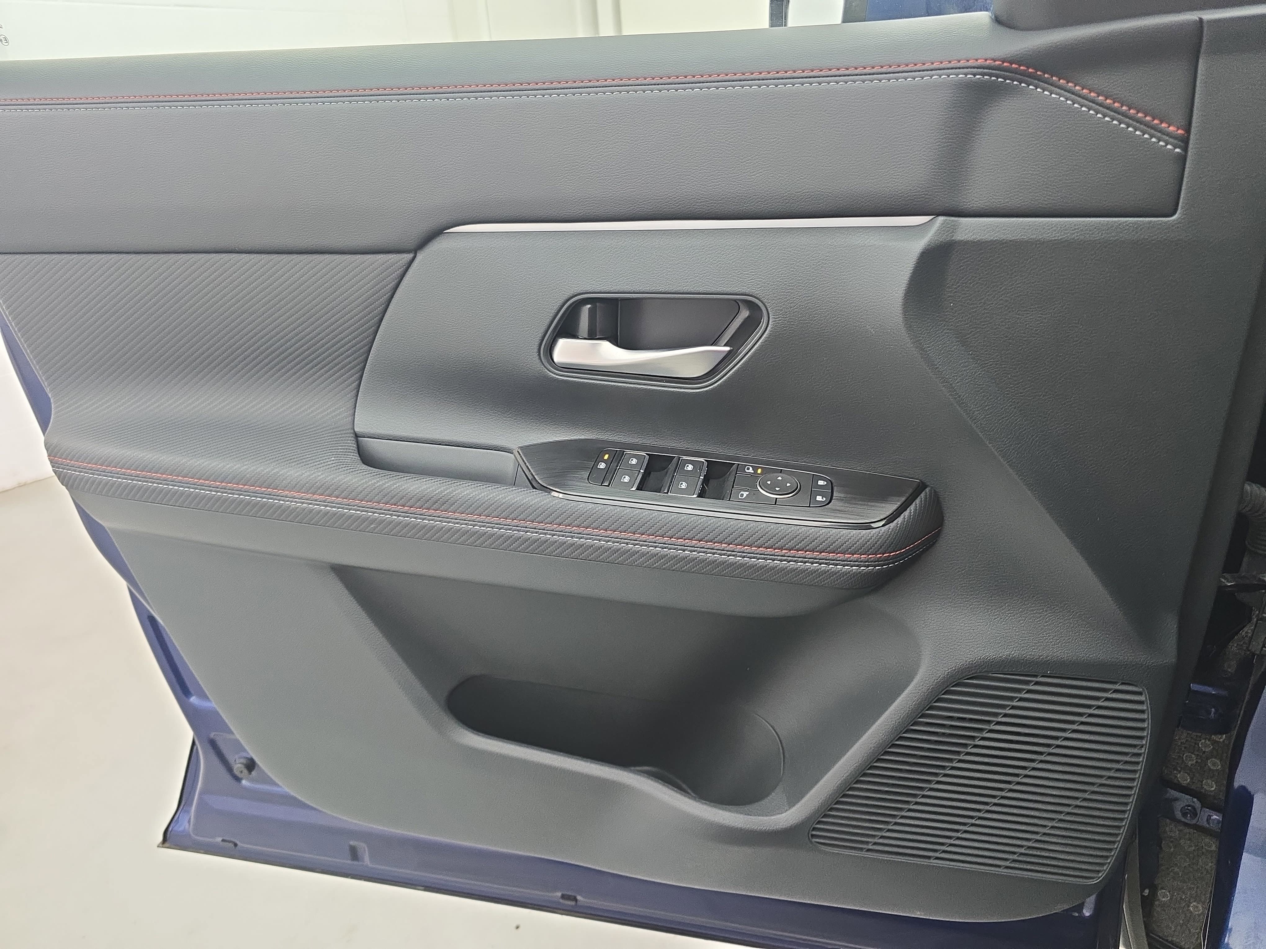 Certified 2025 Nissan Kicks SR w/ SR Premium Package FWD image 26