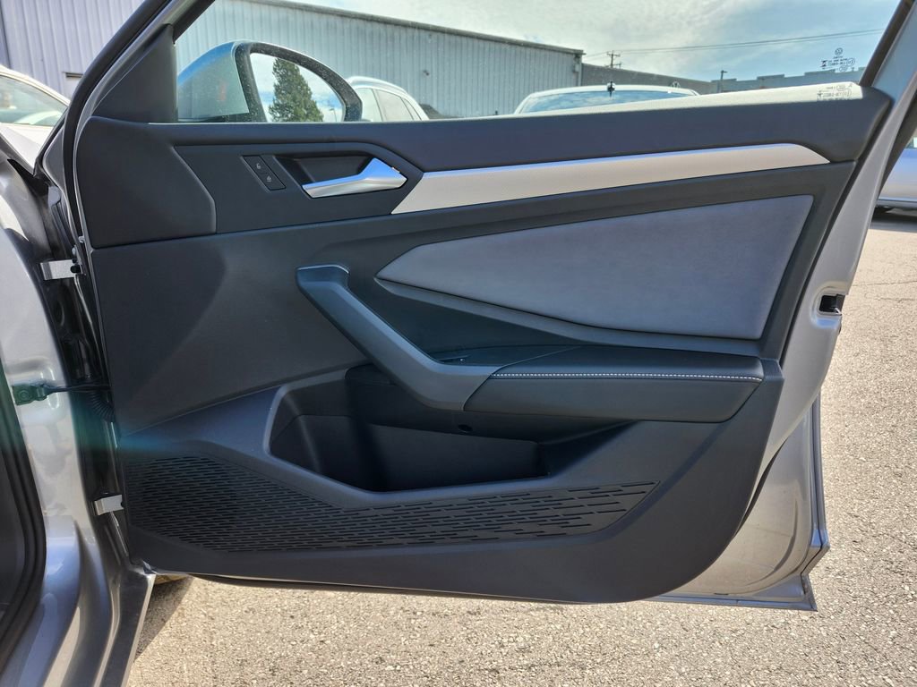 New 2026 Volkswagen Jetta SE FWD image 15