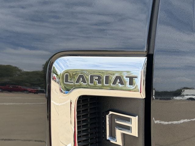 Used 2021 Ford F350 Lariat w/ Lariat Ultimate Package AWD/4WD image 8