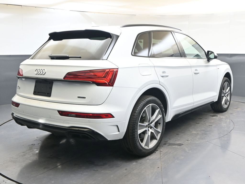 Certified 2025 Audi Q5 2.0T Premium w/ Convenience Plus Package image 5