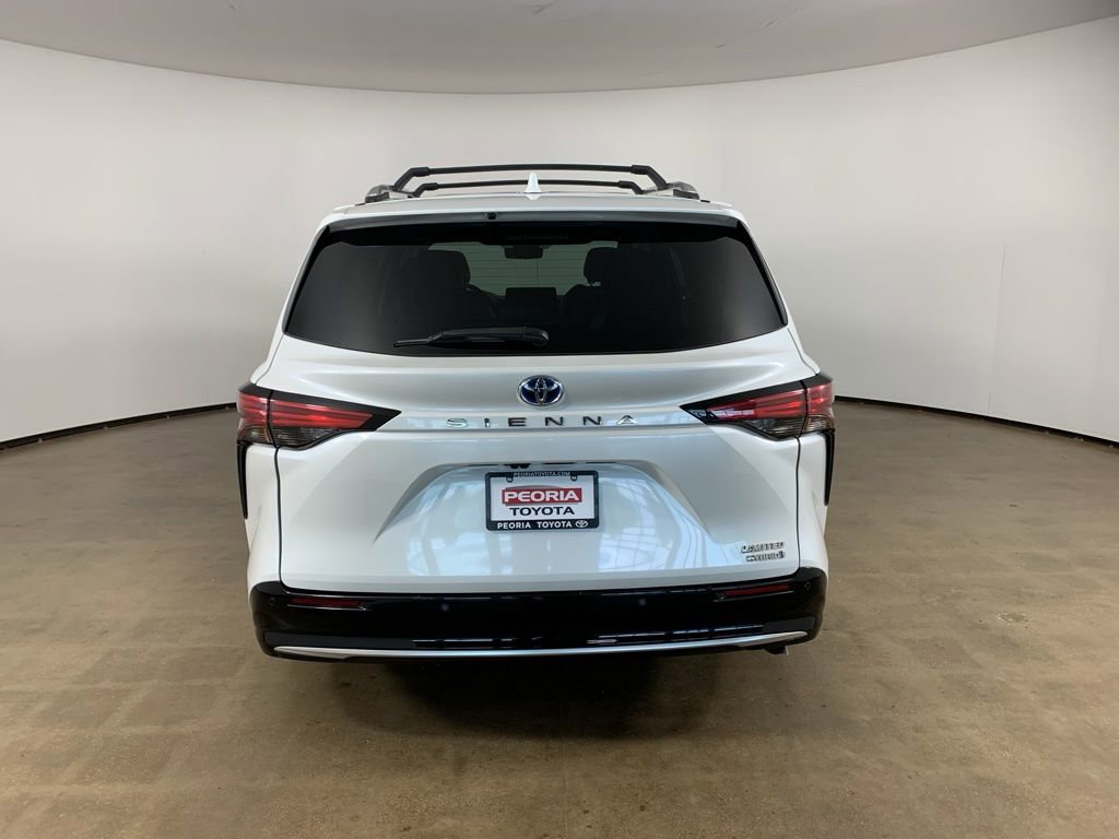 Used 2023 Toyota Sienna Limited FWD image 10