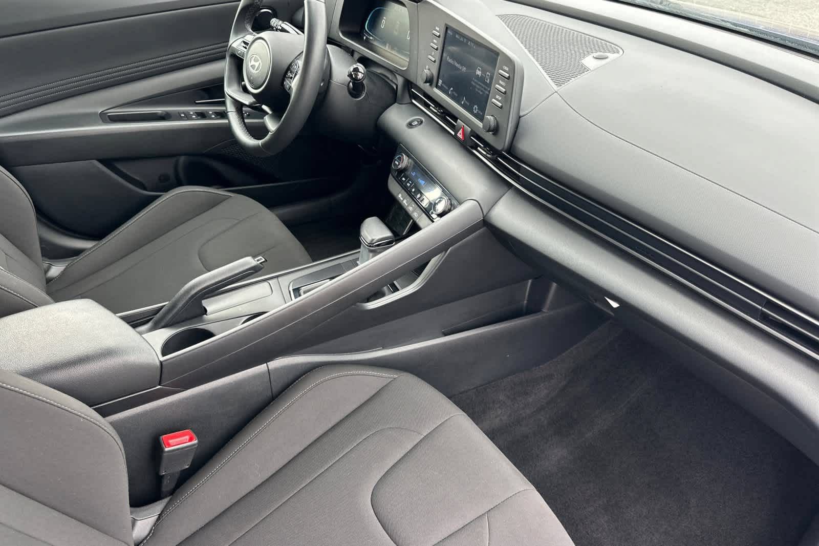 Used 2025 Hyundai Elantra Sport FWD image 15
