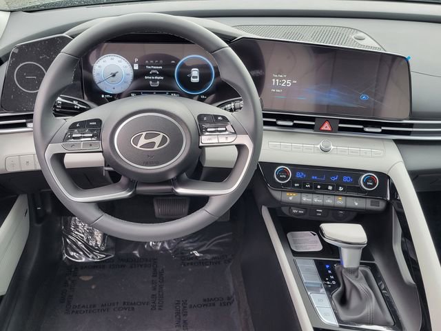 Used 2026 Hyundai Elantra Limited image 4