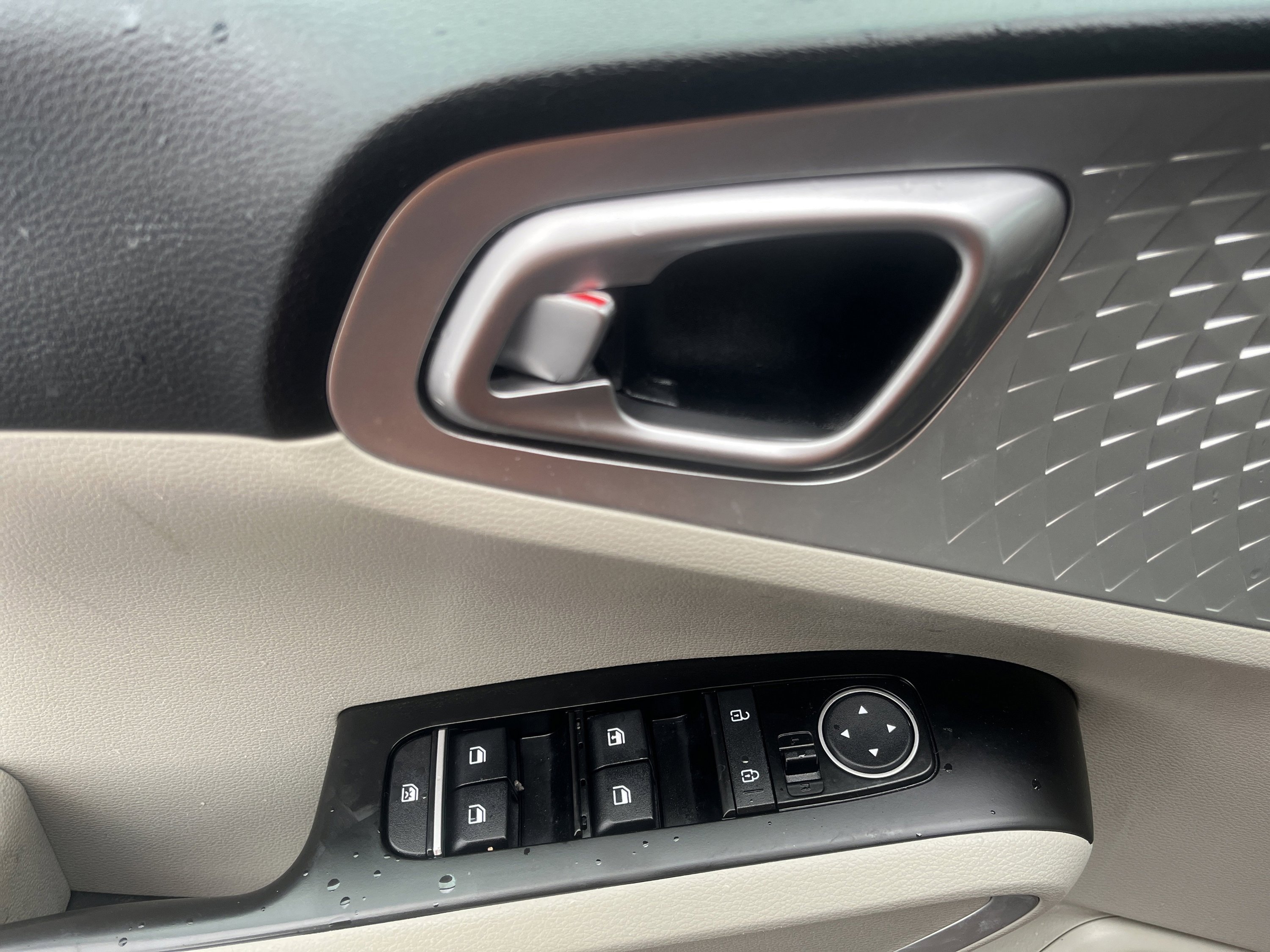 Used 2023 Kia Soul LX w/ Option Group 015 FWD image 18