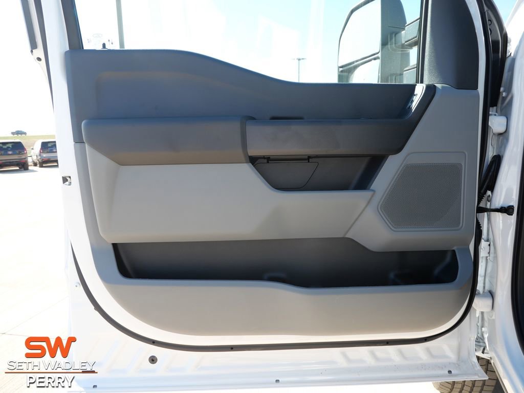 New 2026 Ford F350 XL w/ XL Chrome Package image 18