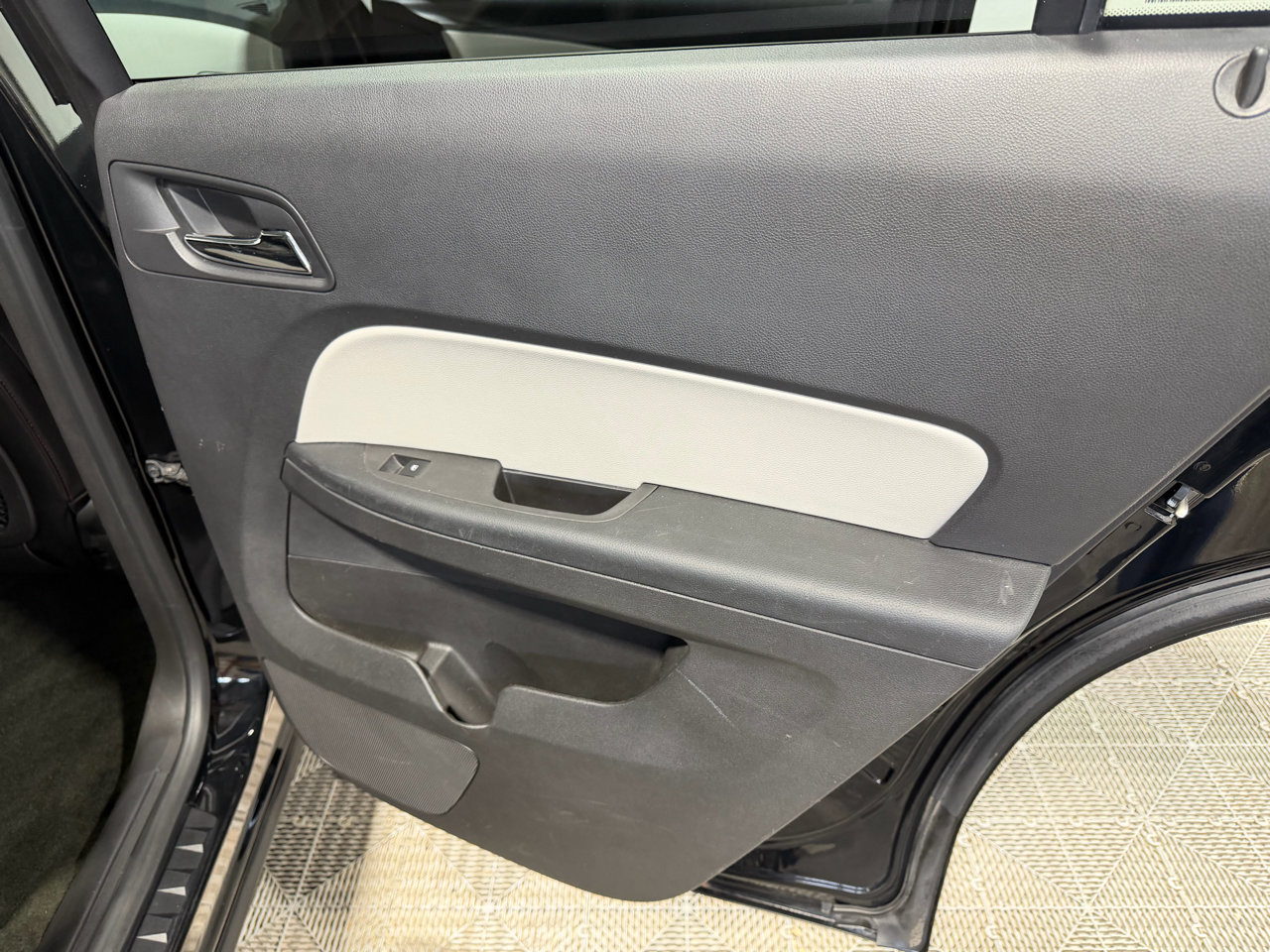 Used 2012 Chevrolet Equinox LTZ image 16