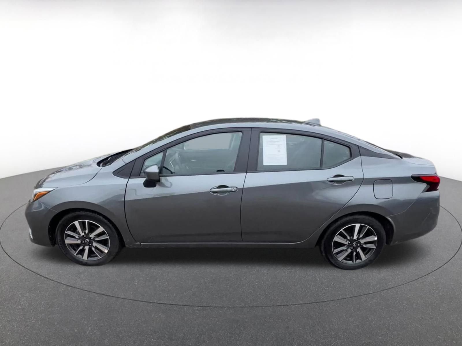 Used 2025 Nissan Versa SV FWD image 9