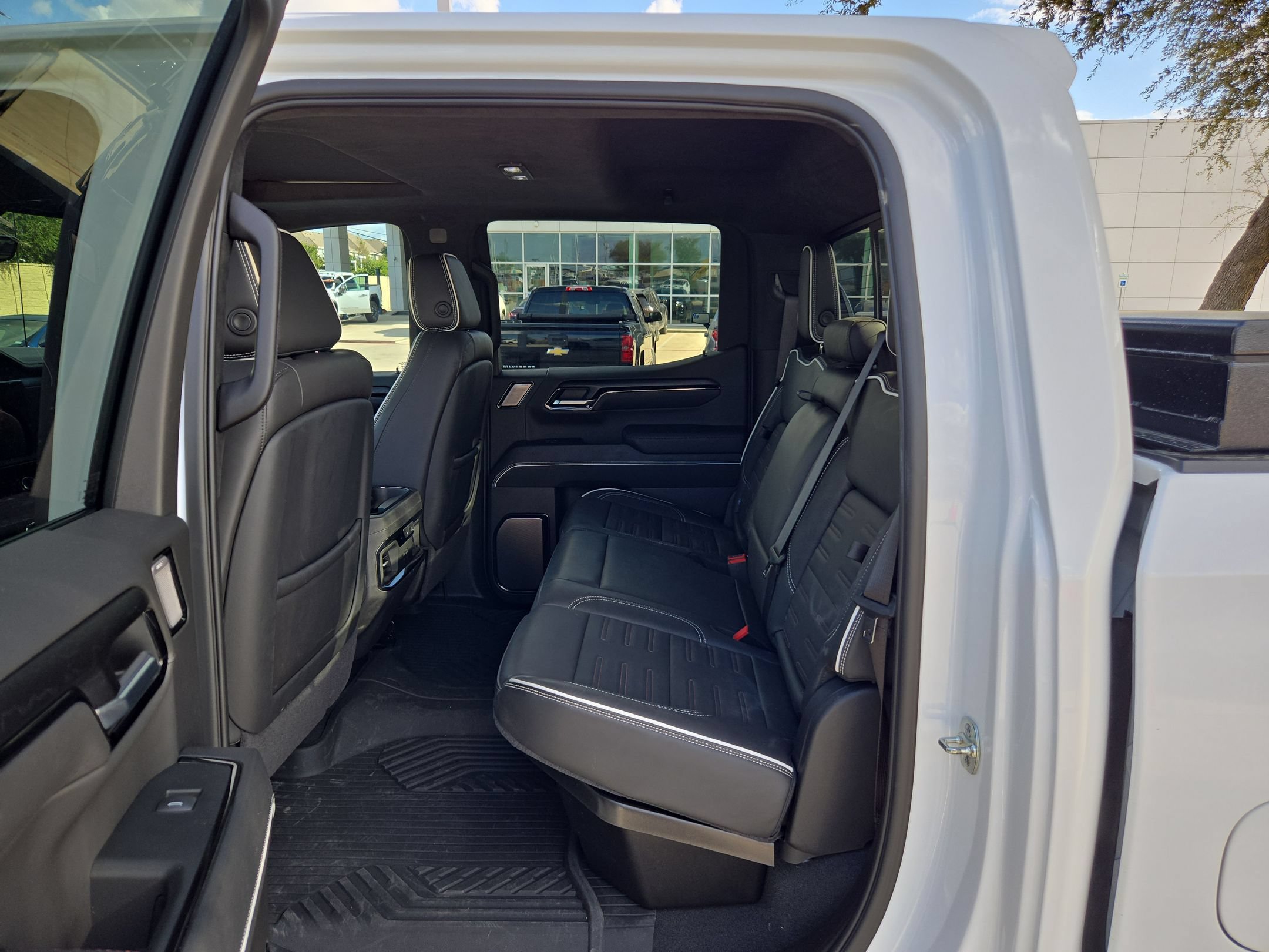 Certified 2025 GMC Sierra 1500 AT4X w/ AT4X AEV Edition AWD/4WD image 13
