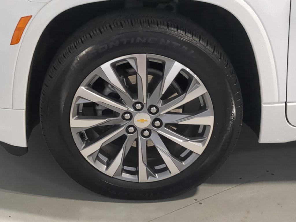 Used 2023 Chevrolet Traverse Premier w/ LPO, Floor Liner Package FWD image 14