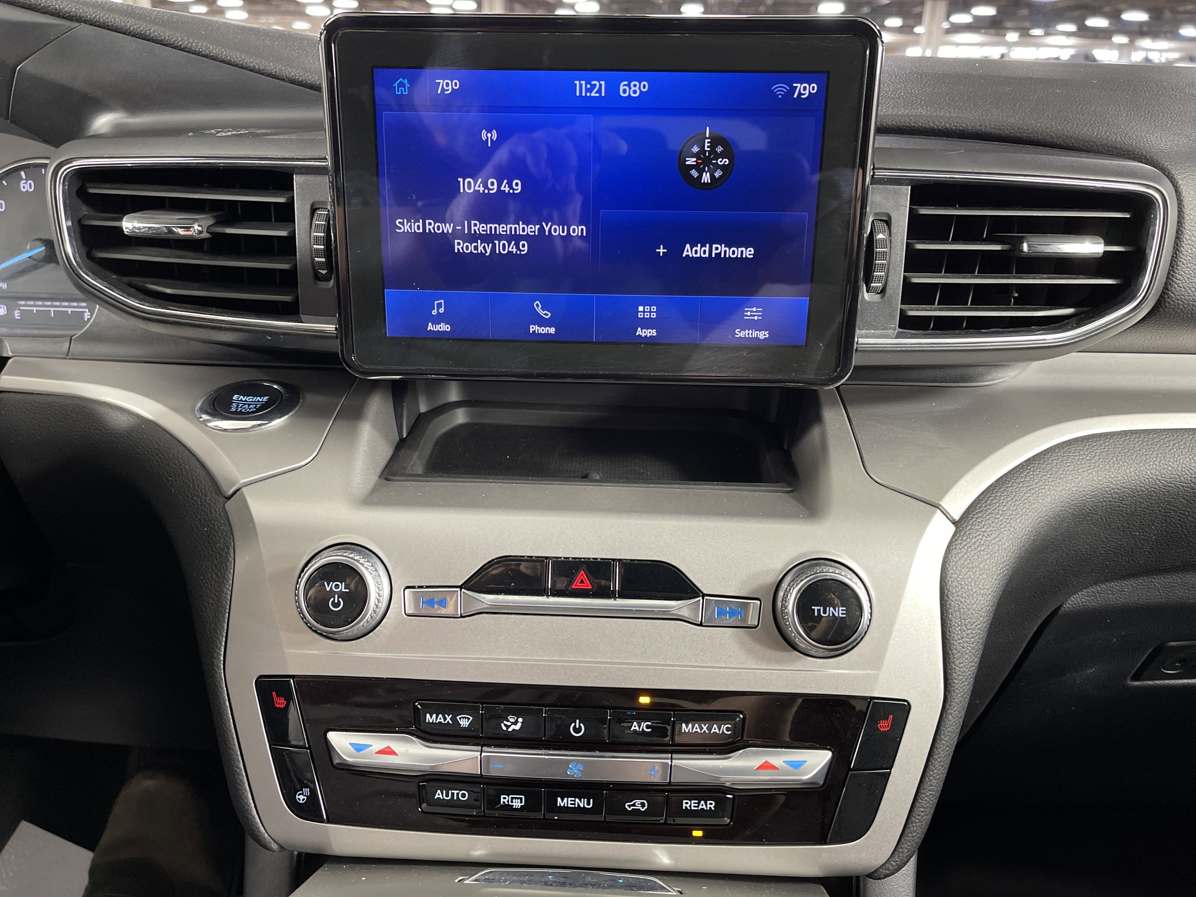 Used 2022 Ford Explorer XLT w/ Equipment Group 202A image 23