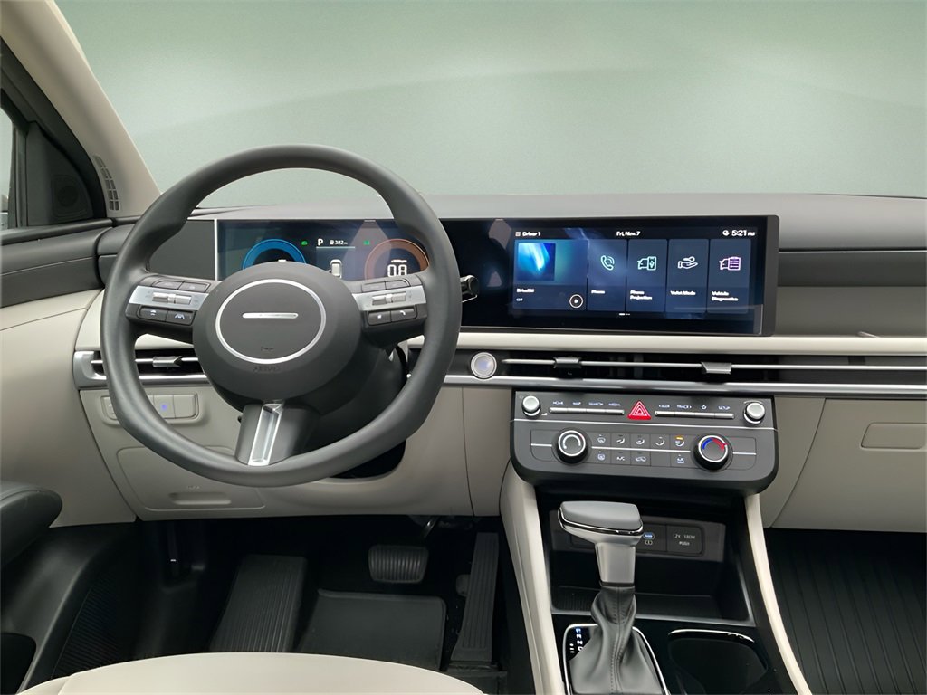 Certified 2025 Hyundai Tucson SE image 14