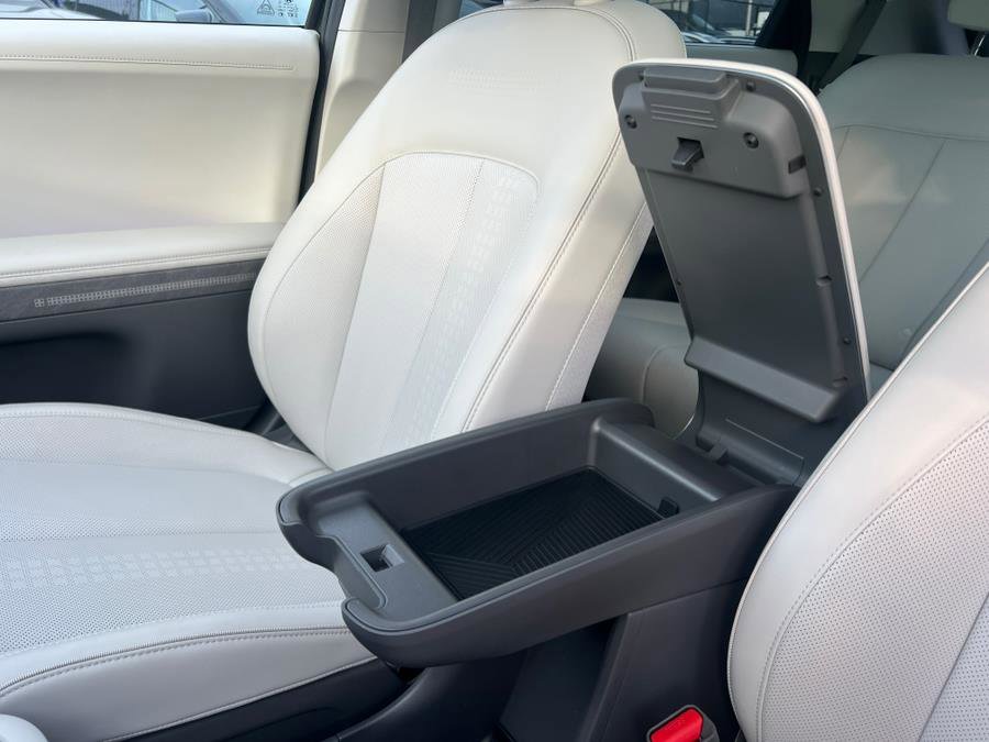 Used 2024 Hyundai Ioniq 5 Limited image 33
