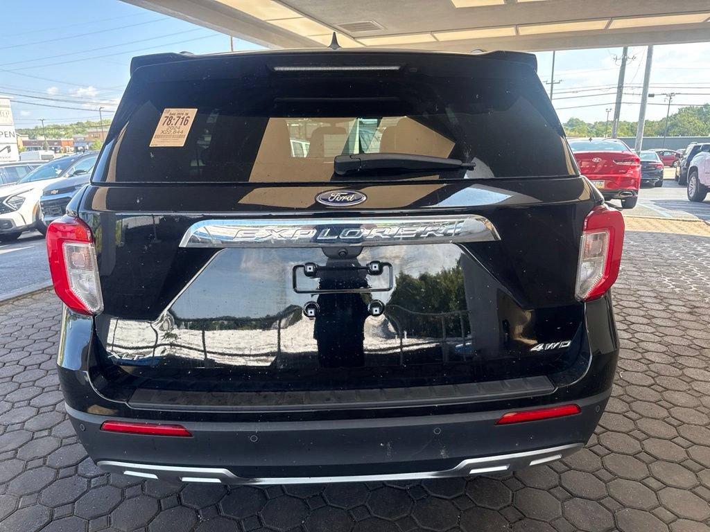 Used 2024 Ford Explorer XLT w/ Equipment Group 202A AWD/4WD image 7