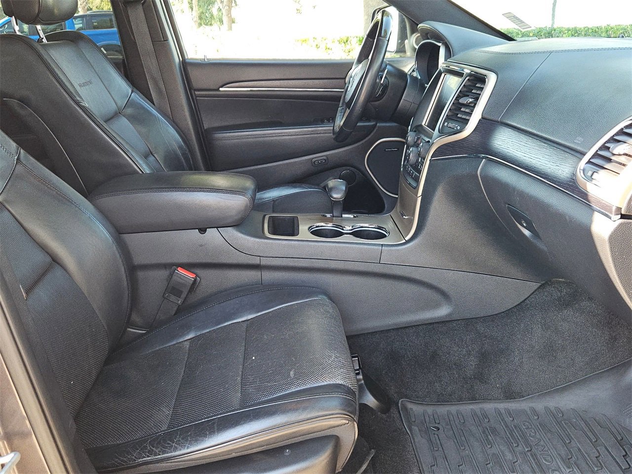 Used 2015 Jeep Grand Cherokee Summit image 24