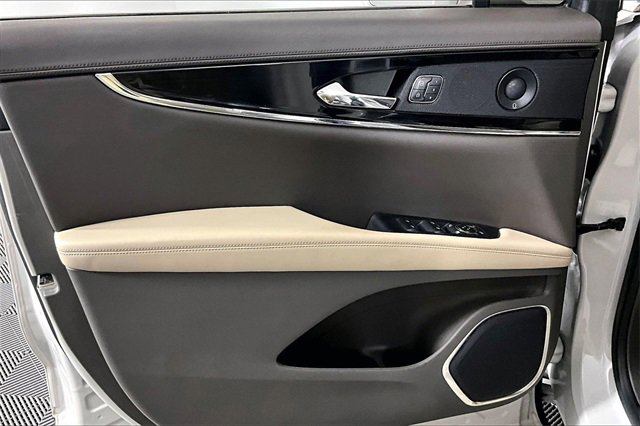 Used 2021 Lincoln Nautilus Reserve w/ Equipment Group 201A image 20