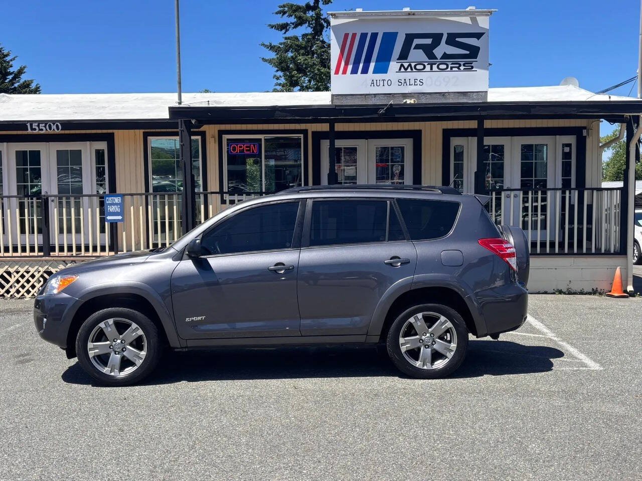 Used 2010 Toyota RAV4 Sport w/ Sport Extra Value Pkg AWD/4WD image 4