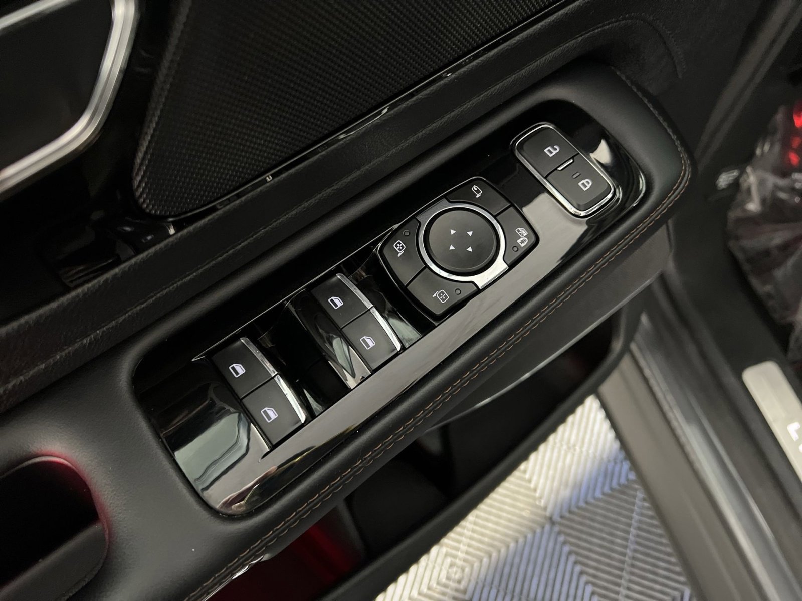 Used 2023 Lincoln Aviator Reserve w/ Equipment Group 201A image 15