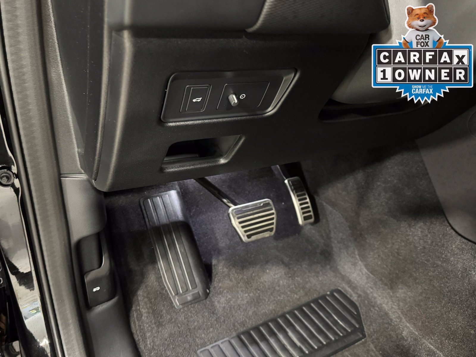New 2025 Land Rover Discovery Dynamic SE AWD/4WD image 17