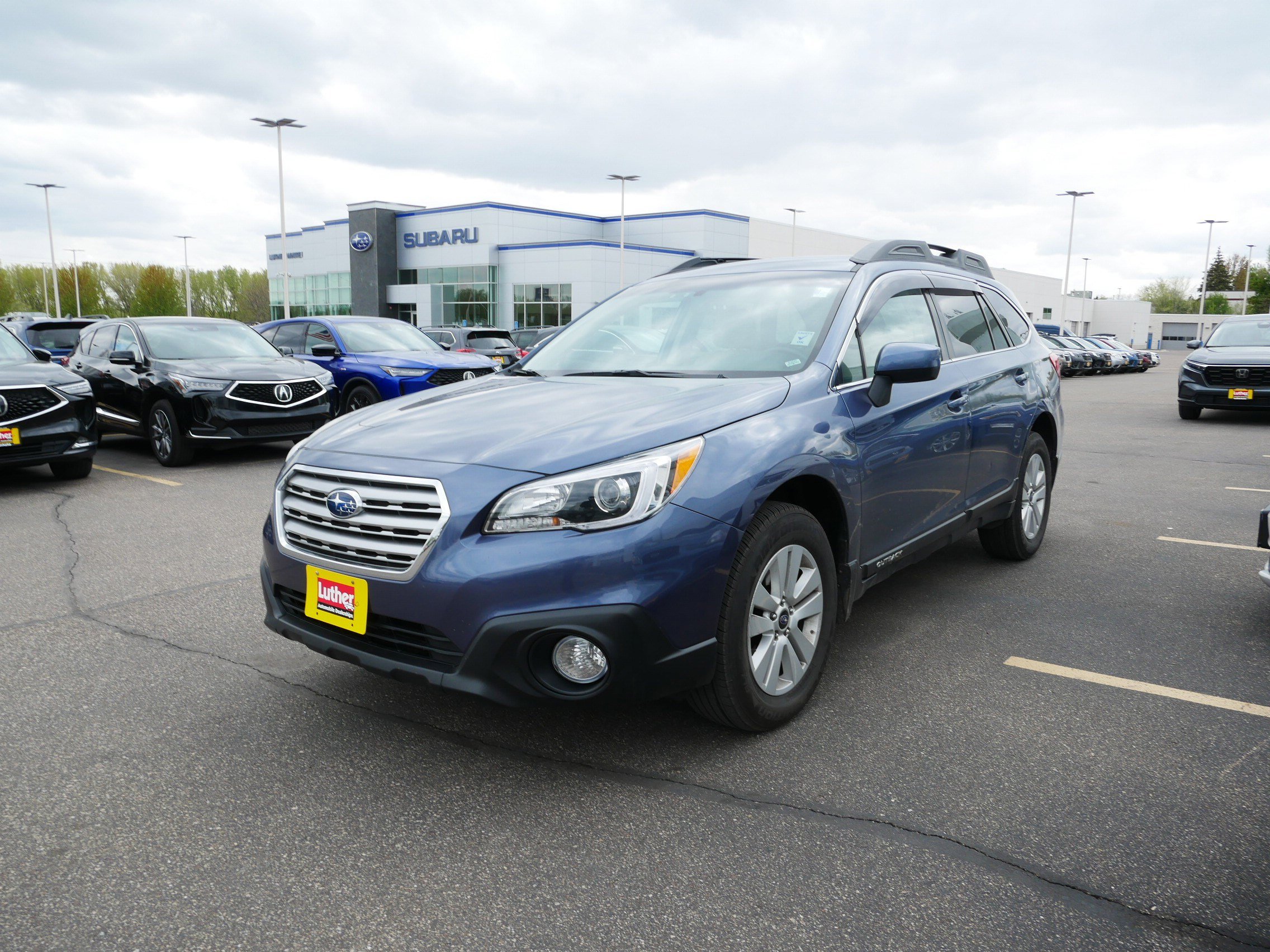 Used 2016 Subaru Outback 2.5i Premium w/ Popular Package #2 AWD/4WD image 5