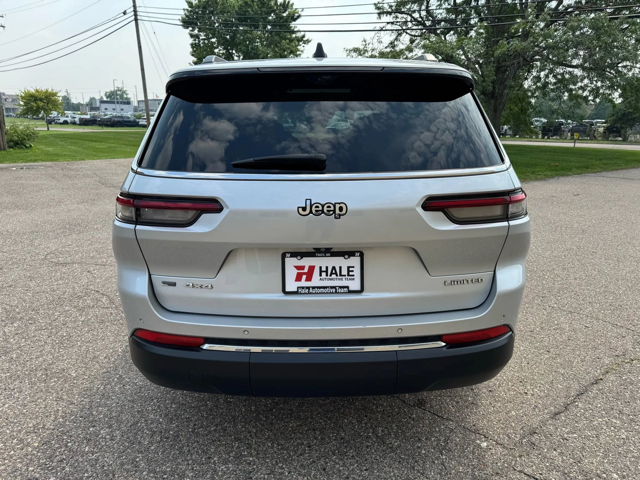 Used 2021 Jeep Grand Cherokee L Limited w/ Luxury Tech Group II image 8