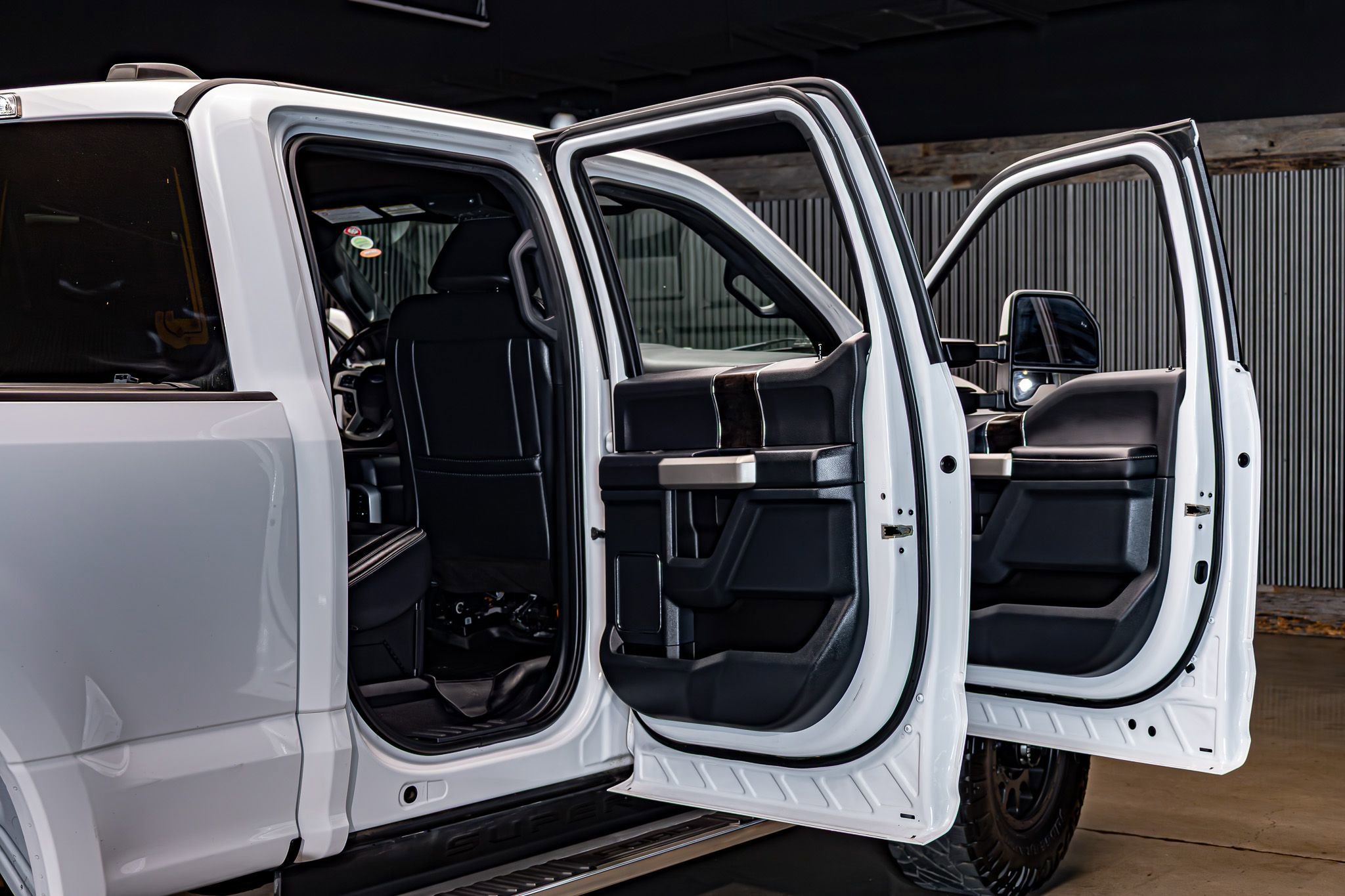 Used 2022 Ford F250 Lariat w/ Lariat Value Package image 28