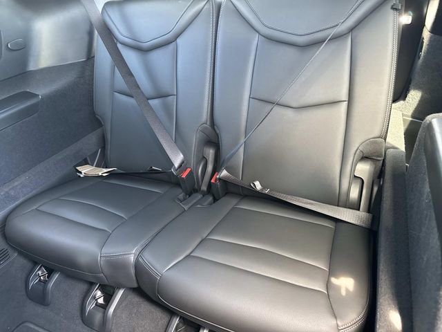 Used 2025 Cadillac XT6 Luxury image 14