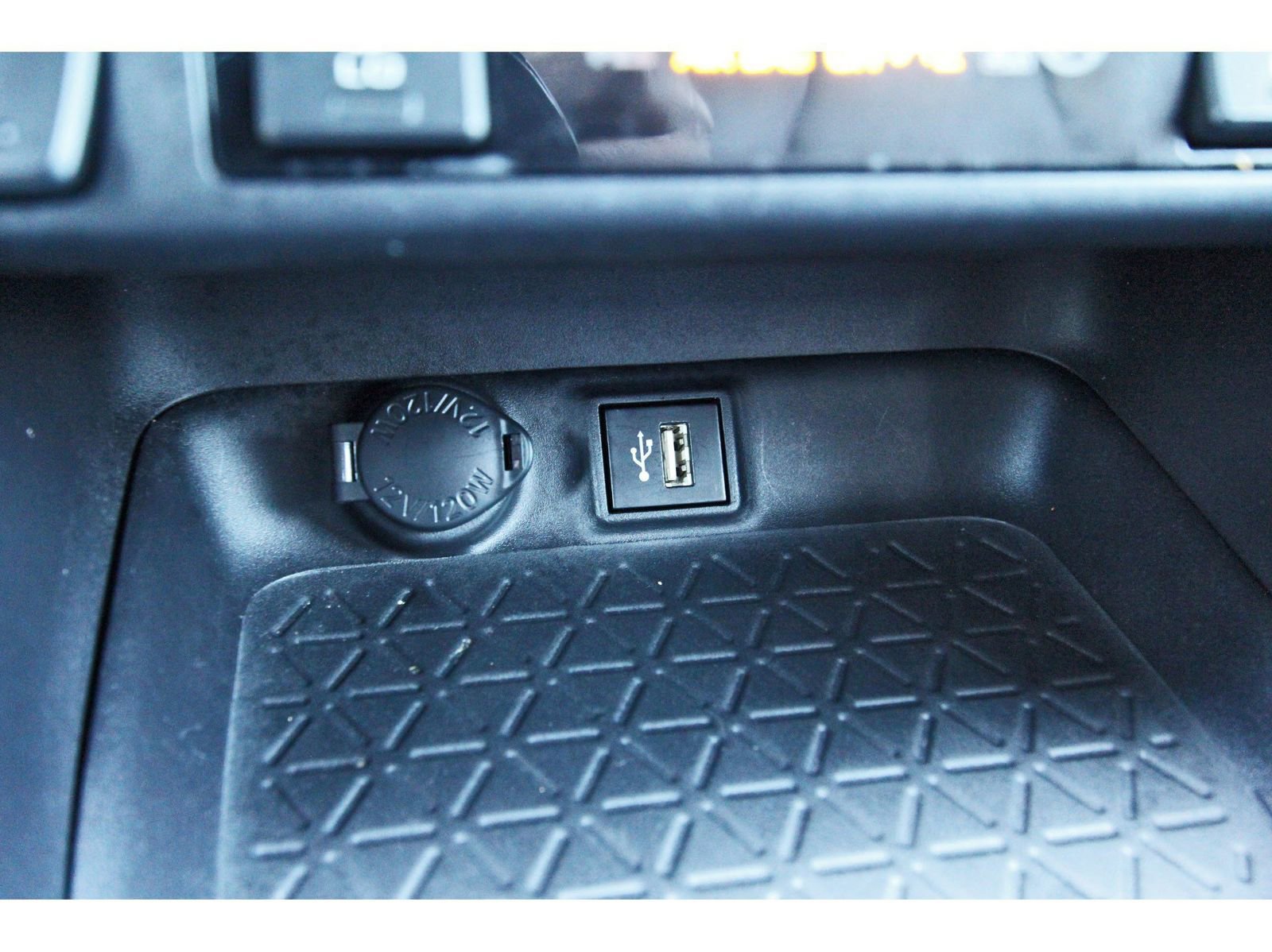 Used 2024 Toyota RAV4 XSE AWD/4WD image 26