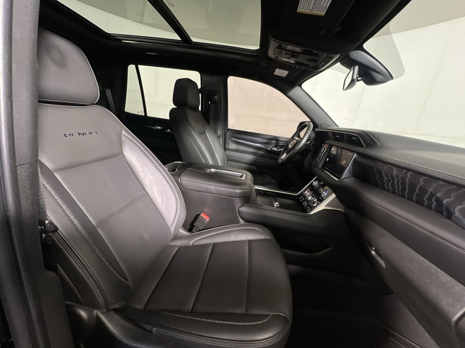 Used 2022 GMC Yukon Denali AWD/4WD image 27