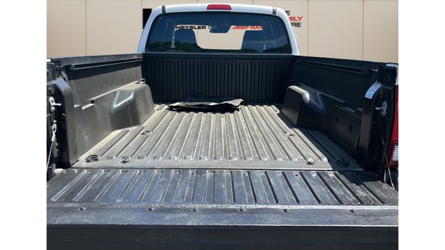 Used 2021 Toyota Tacoma SR RWD image 9