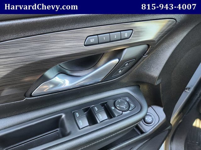 Used 2024 GMC Terrain SLT FWD image 34
