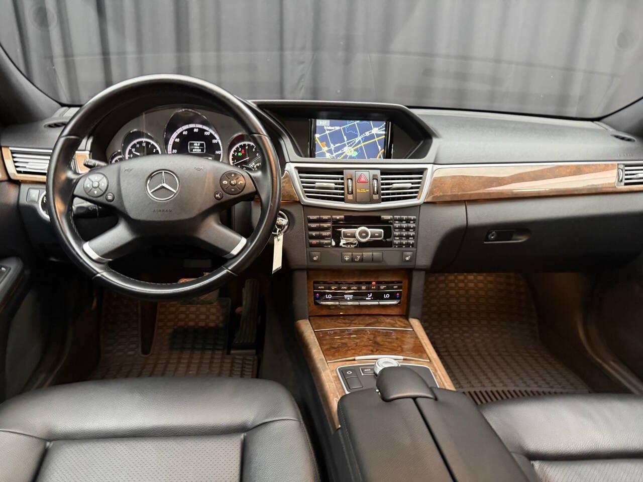 Used 2011 Mercedes-Benz E 350 4MATIC Sedan image 36