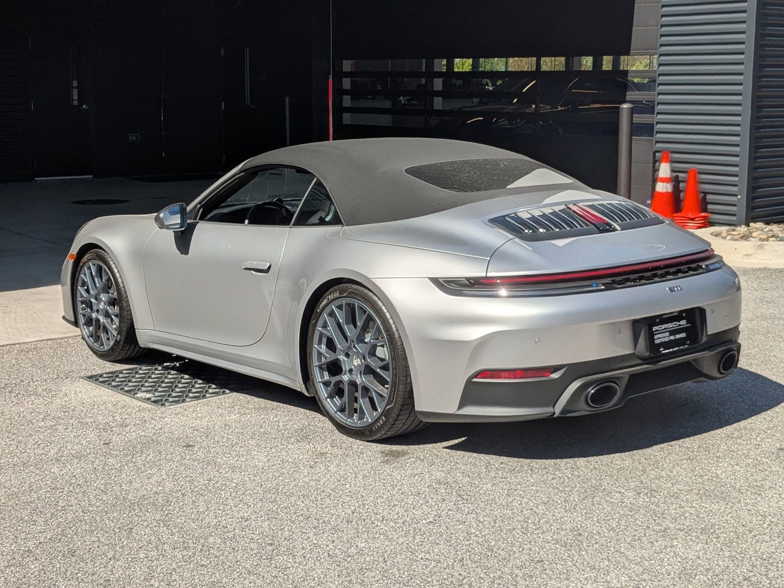 Certified 2026 Porsche 911 Carrera T RWD image 3