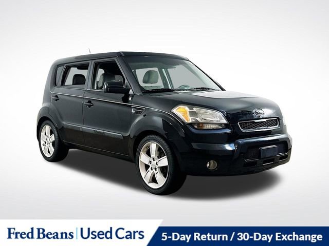 Used 2011 Kia Soul ! image 1