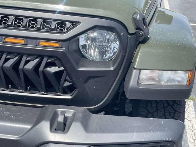 Used 2021 Jeep Gladiator Willys image 4