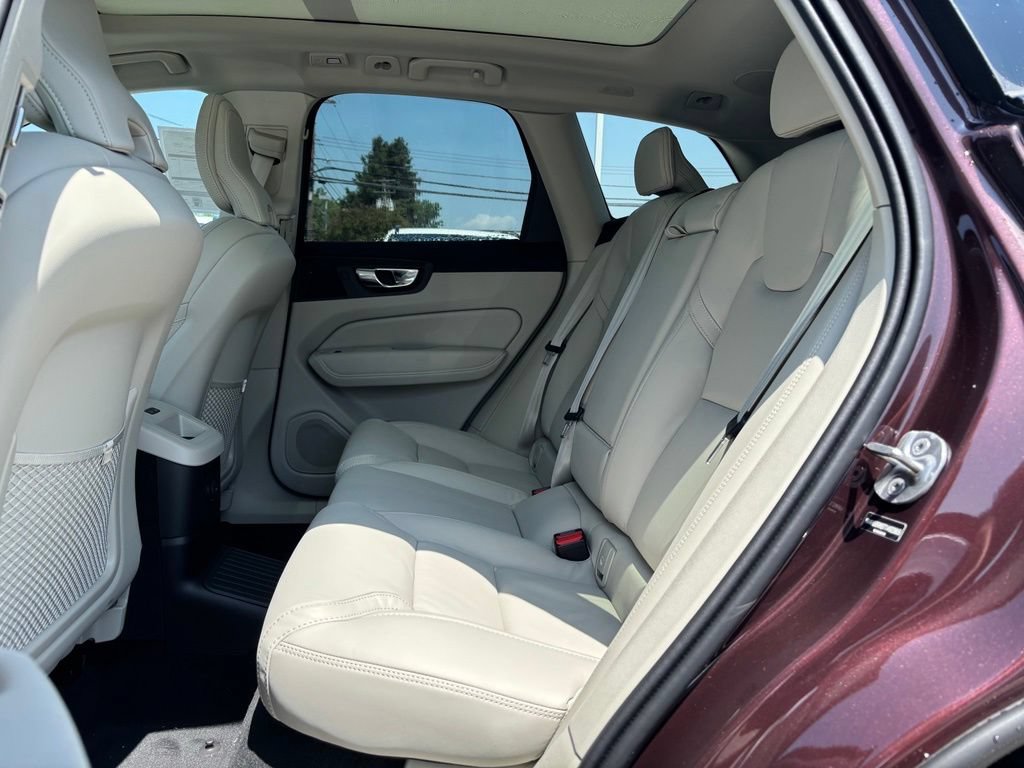 New 2026 Volvo XC60 T8 Ultra w/ Climate Package AWD/4WD image 17