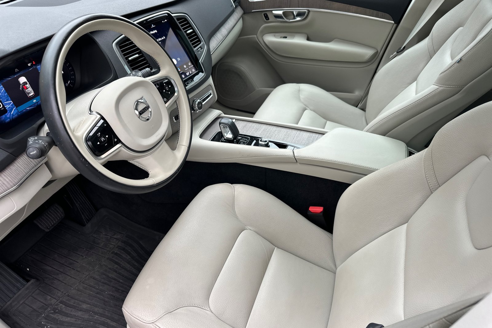 Certified 2023 Volvo XC90 B6 Core w/ Protection Package Premier AWD/4WD image 11