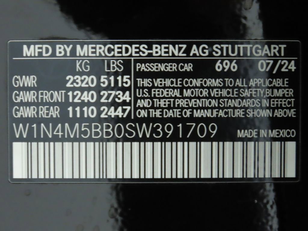 Certified 2025 Mercedes-Benz GLB 35 AMG 4MATIC image 33