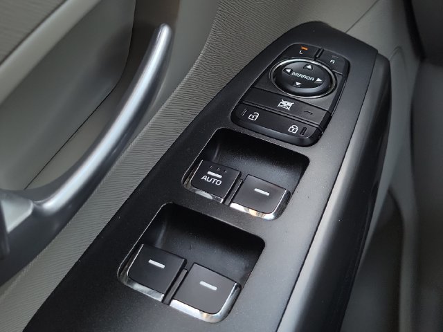 Used 2019 Kia Sedona EX FWD image 23