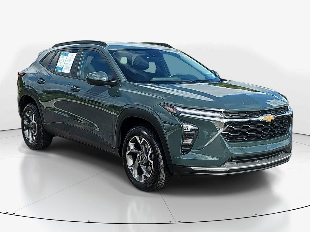 Used 2025 Chevrolet Trax LT FWD video 3