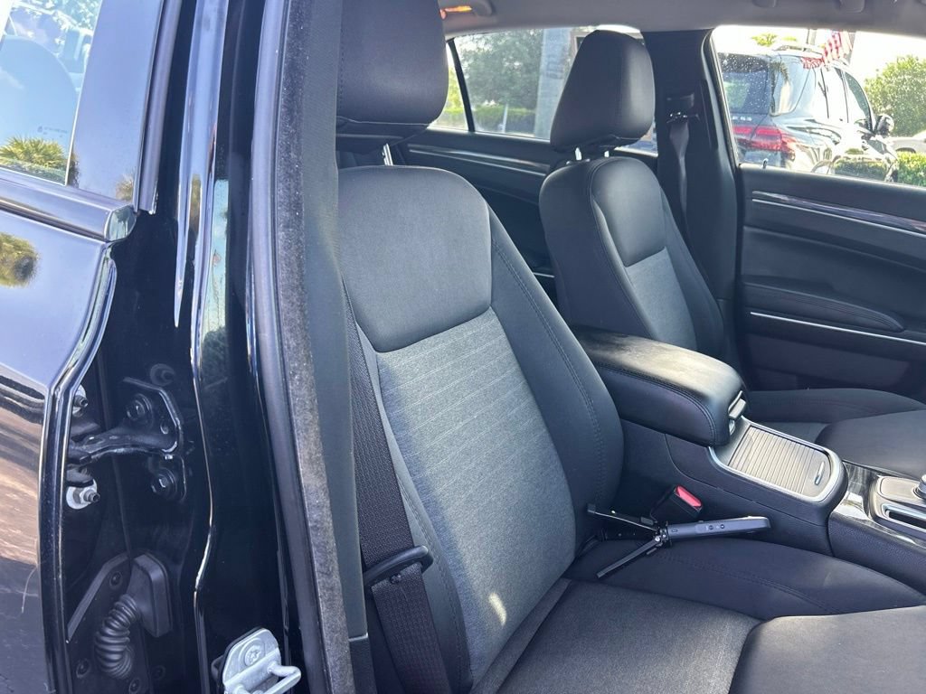 Used 2021 Chrysler 300 Touring w/ Sport Appearance Package RWD image 20