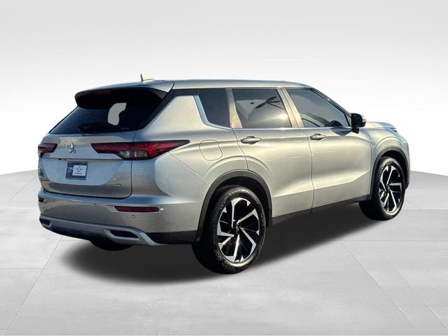 Used 2022 Mitsubishi Outlander SE AWD/4WD image 9