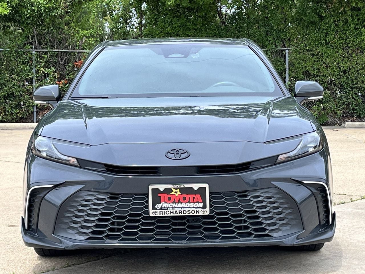 Used 2025 Toyota Camry SE w/ Convenience Package FWD image 7
