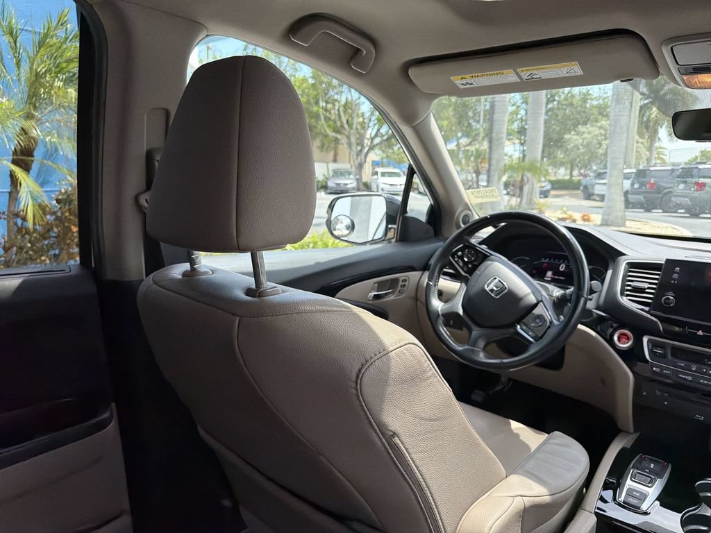 Certified 2019 Honda Pilot Touring image 17