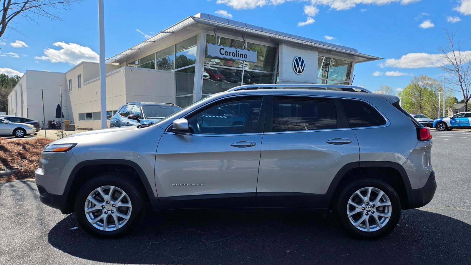Used 2017 Jeep Cherokee Latitude w/ Safety/Convenience Group video 2