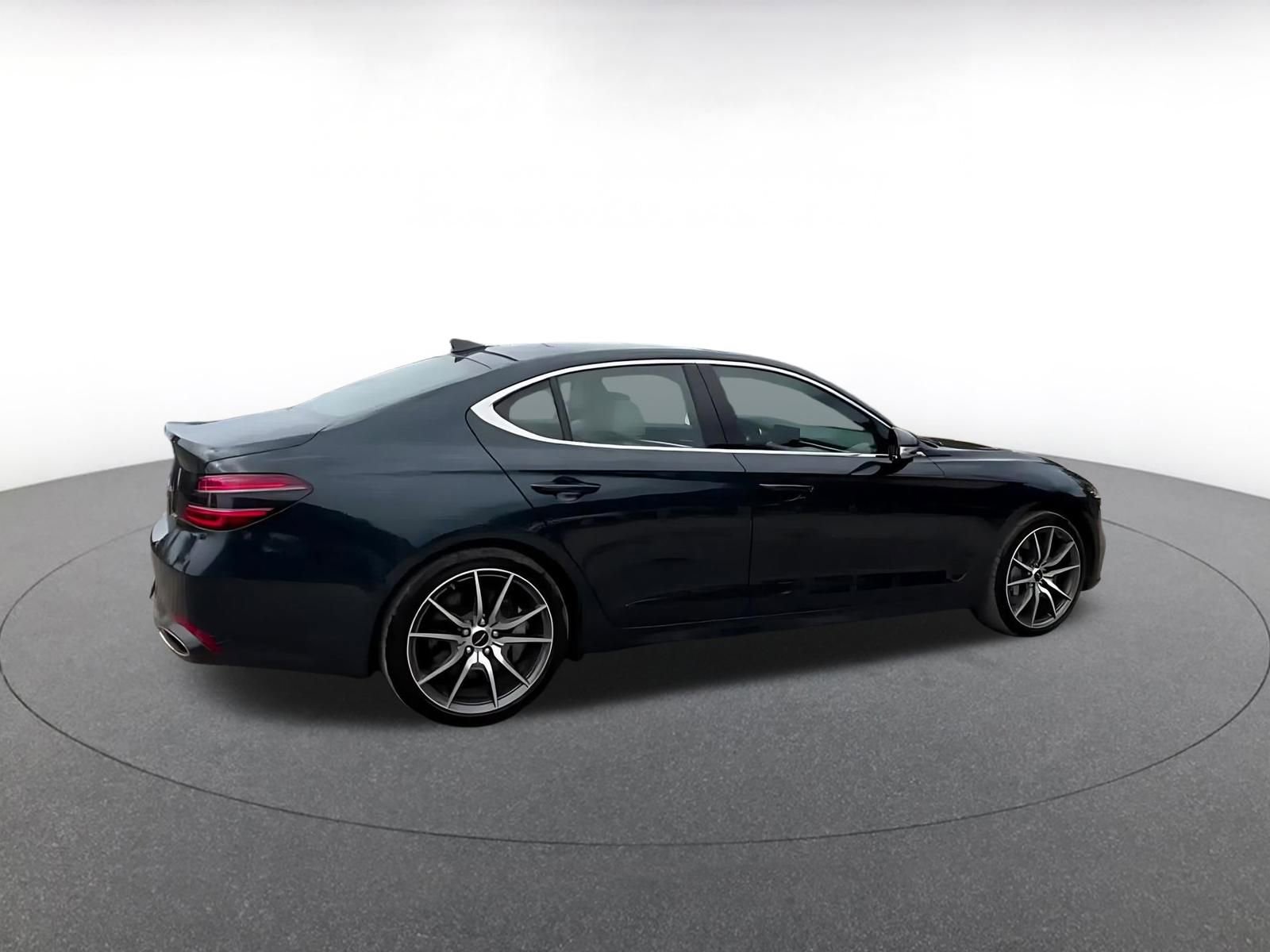 Used 2025 Genesis G70 2.5T AWD/4WD image 12