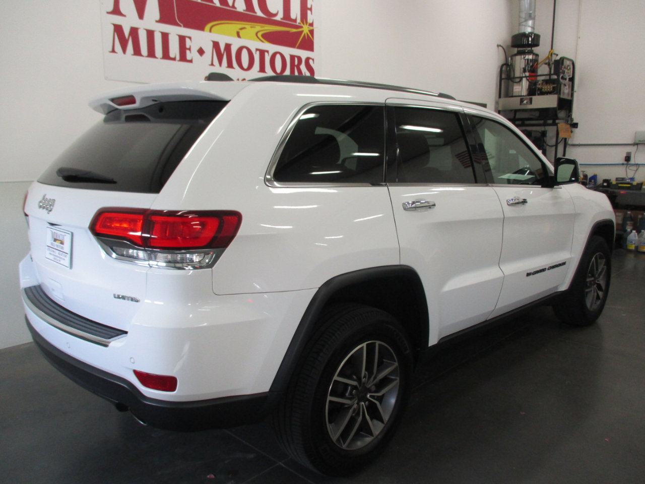 Used 2022 Jeep Grand Cherokee Limited image 7