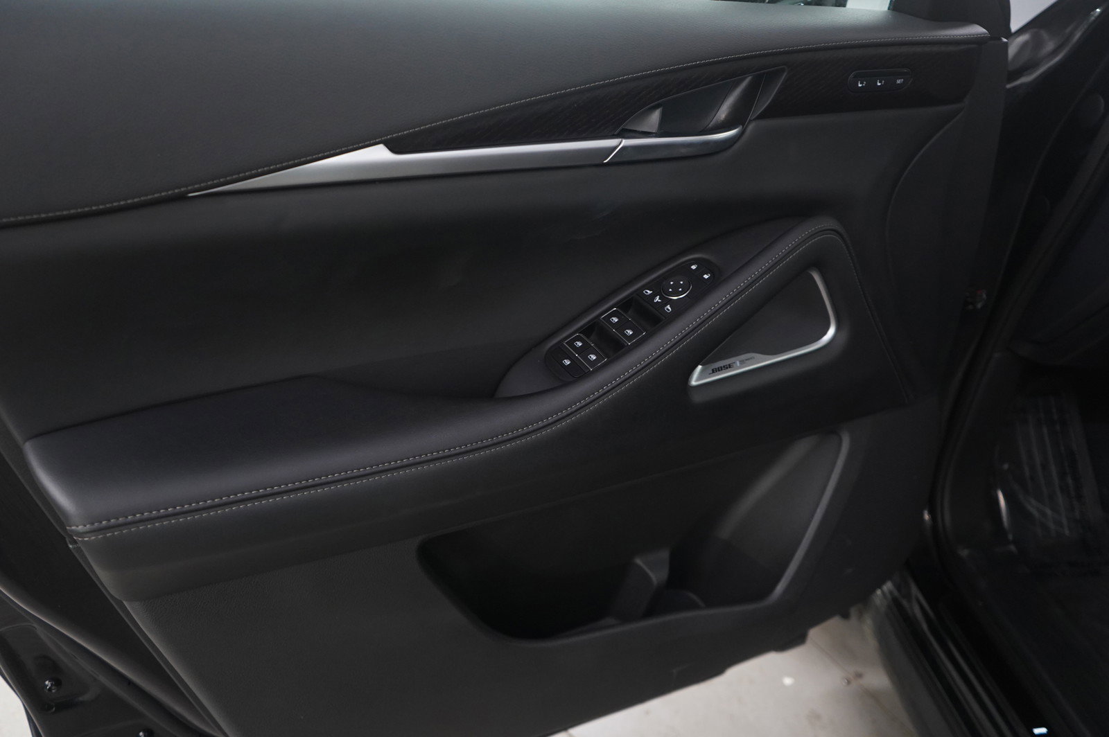 Used 2024 INFINITI QX60 Sensory image 25