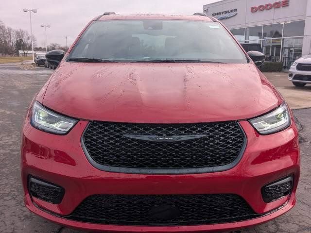 New 2026 Chrysler Pacifica Limited image 7